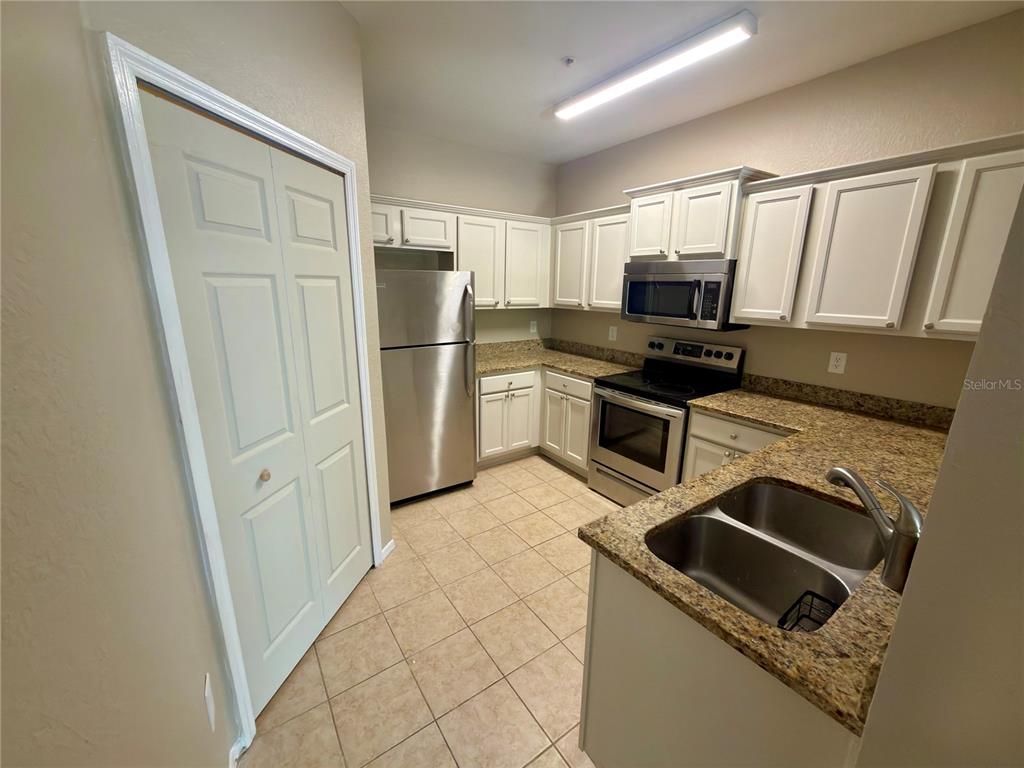 107 VISTA VERDI CIRCLE UNIT 201, LAKE MARY, FL — photo 4 of 12