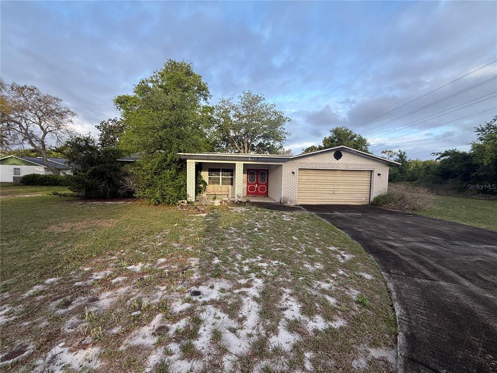 1129 E WILLOW RUN DRIVE