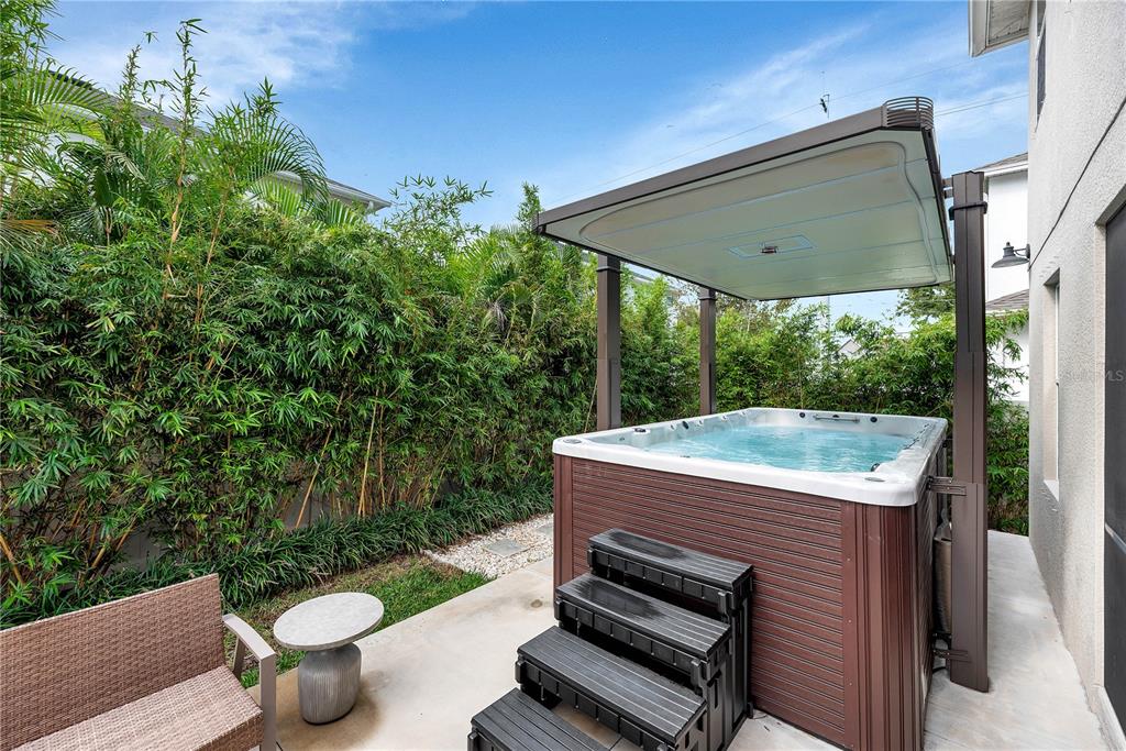 3030 W VAN BUREN DRIVE, TAMPA, FL — photo 2 of 30