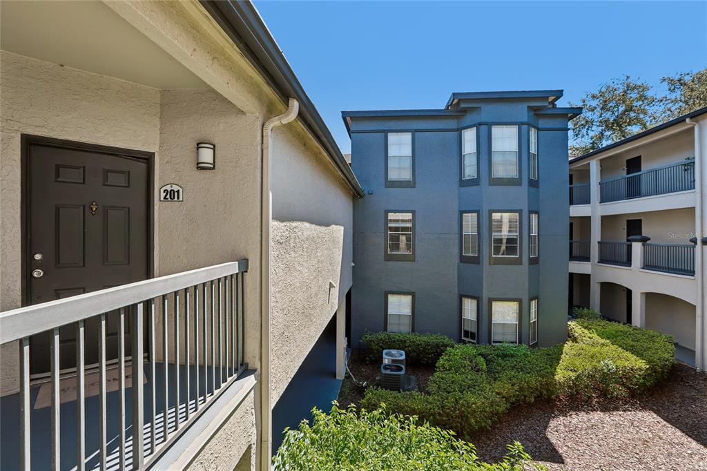 13110 ARBOR ISLE DRIVE UNIT 201, TEMPLE TERRACE, FL — photo 3 of 30
