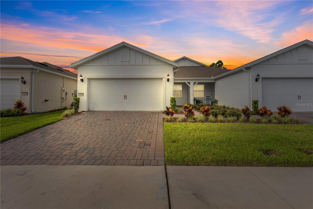 2458 CLIFF WAY