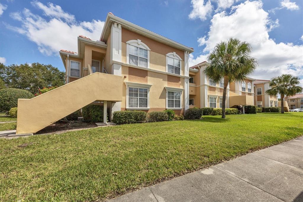 1135 VILLAGIO CIRCLE UNIT 205, SARASOTA, FL — photo 2 of 30