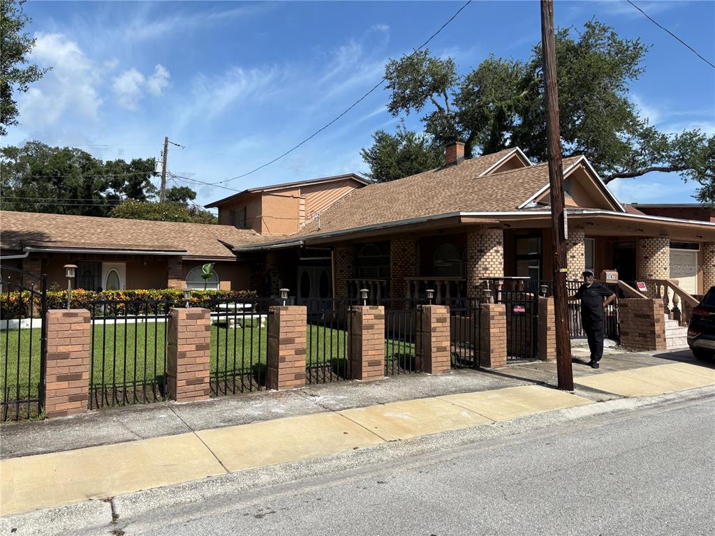 1747 YOUVAL COURT S, ST PETERSBURG, FL — photo 3 of 8