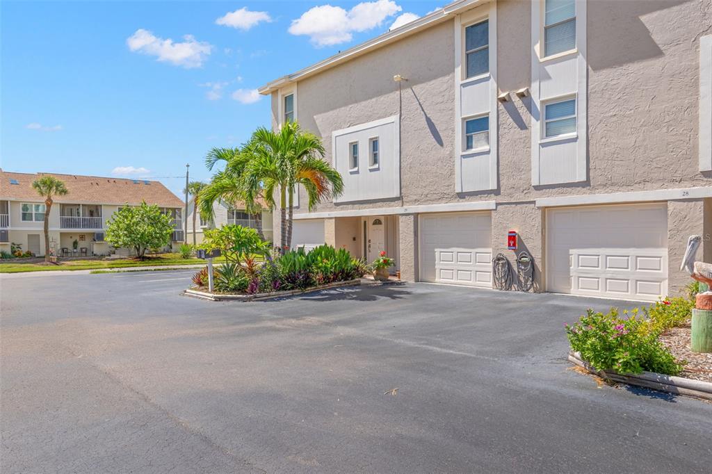 255 CAPRI CIRCLE N UNIT 30, TREASURE ISLAND, FL — photo 2 of 47