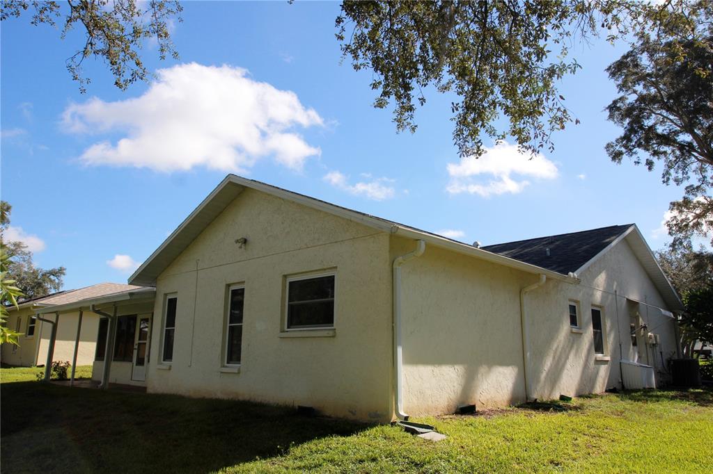 10749 FALLEN LEAF LANE, PORT RICHEY, FL — photo 3 of 30