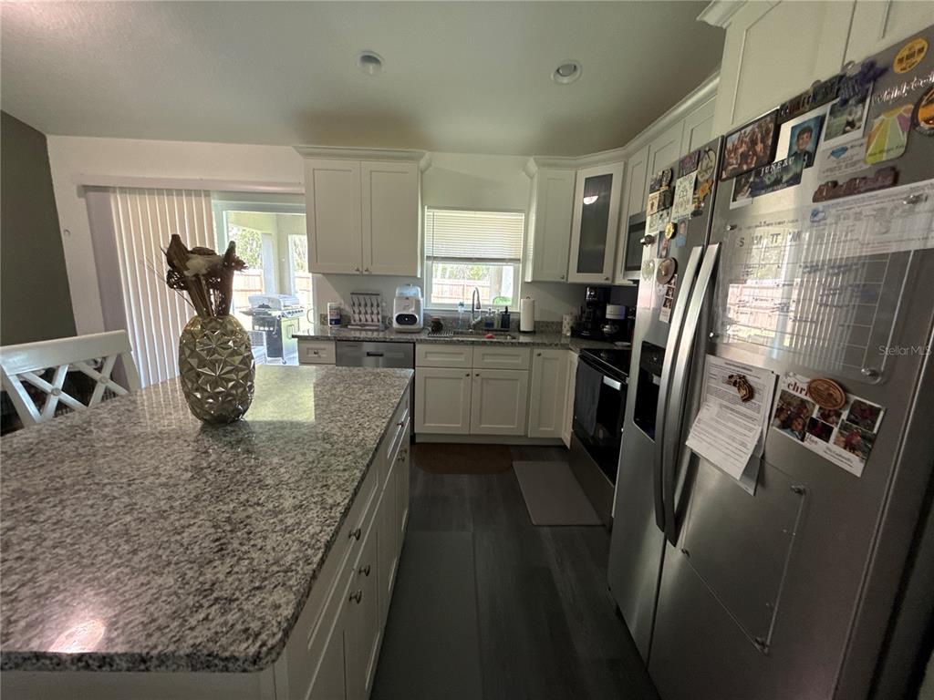 181 BAY ROAD, OCKLAWAHA, FL — photo 4 of 8