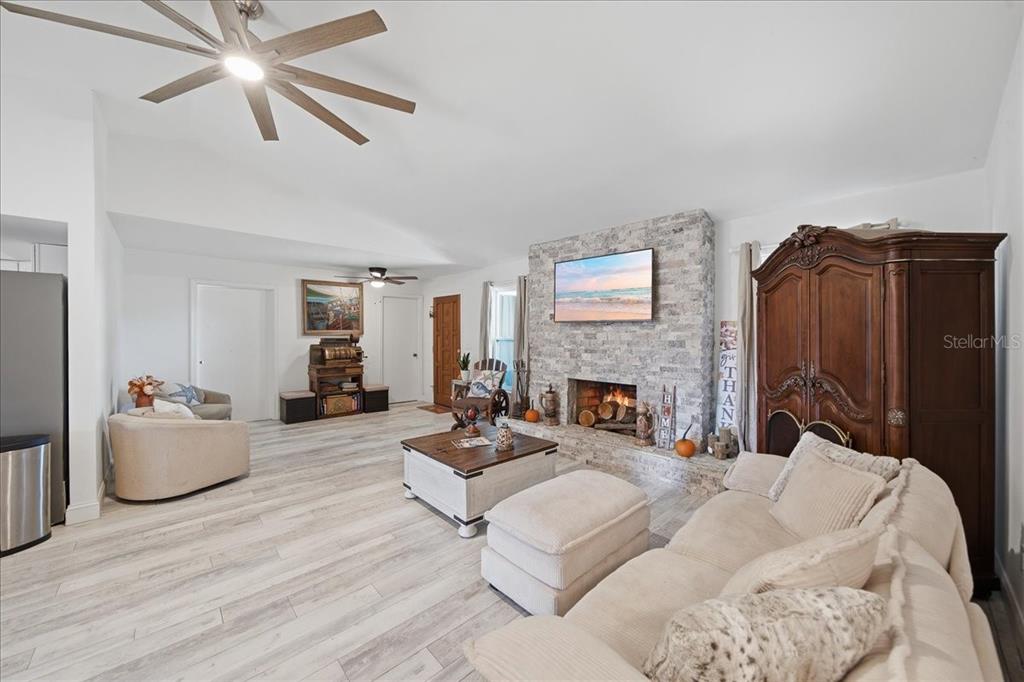 301 COLUMBUS STREET, SEBASTIAN, FL — photo 4 of 29