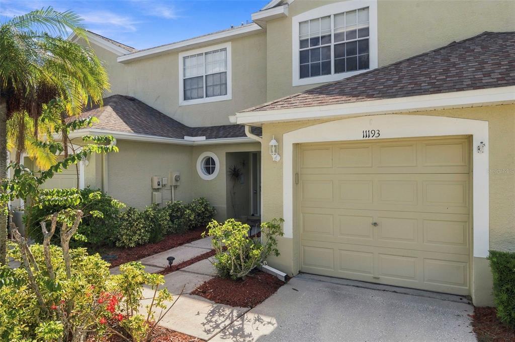 11193 KAPOK GRAND CIRCLE, MADEIRA BEACH, FL — photo 4 of 30