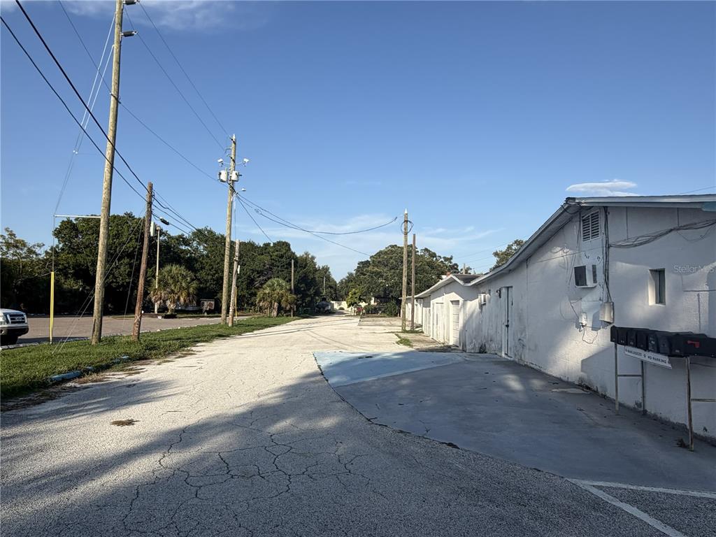 6241 SEMINOLE BOULEVARD, SEMINOLE, FL — photo 2 of 22