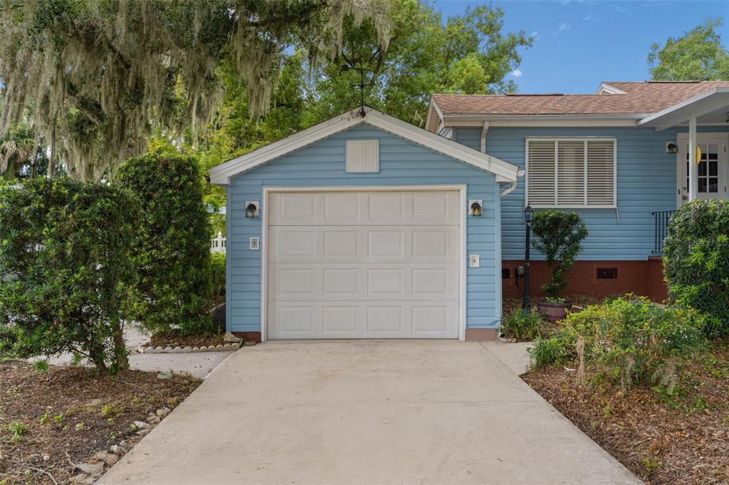 1024 E ORANGE AVENUE, EUSTIS, FL — photo 3 of 30