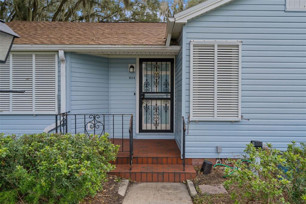 1024 E ORANGE AVENUE, EUSTIS, FL — photo 4 of 30