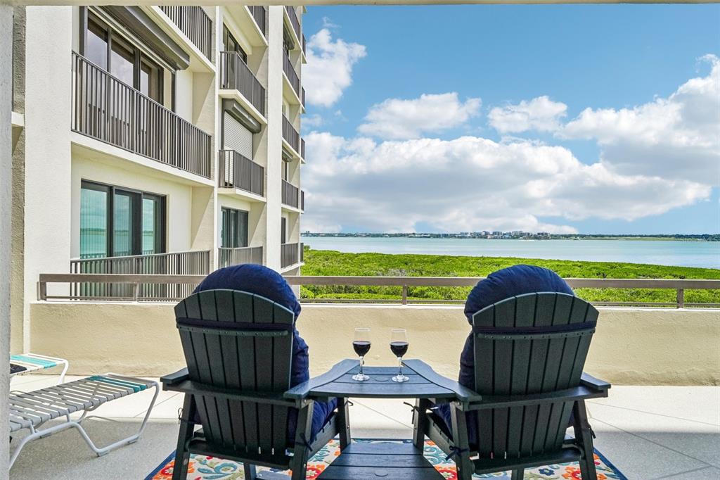 1501 GULF BOULEVARD UNIT 104, CLEARWATER BEACH, FL — photo 2 of 30