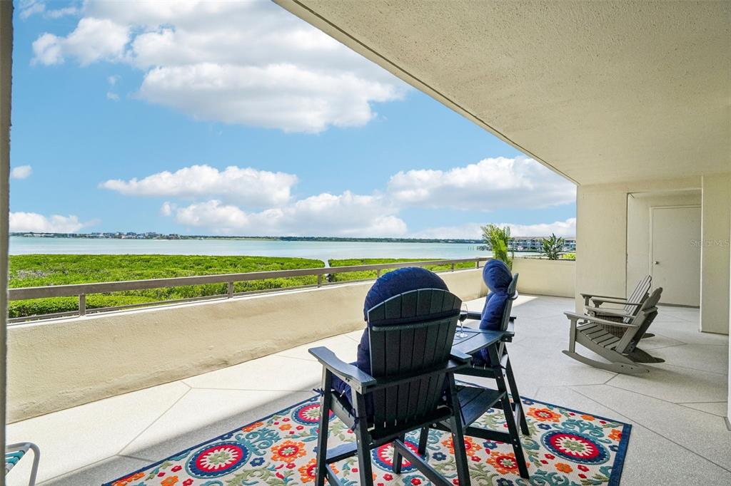 1501 GULF BOULEVARD UNIT 104, CLEARWATER BEACH, FL — photo 3 of 30