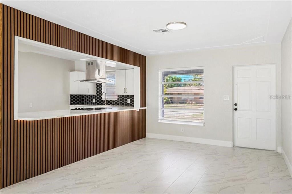 203 22ND STREET NE, BRADENTON, FL — photo 3 of 25