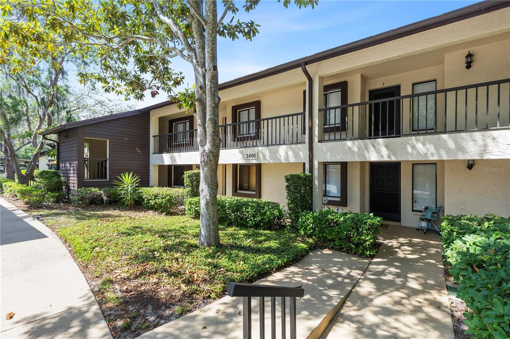 3600 MAGNOLIA RIDGE CIRCLE UNIT 1221, PALM HARBOR, FL — photo 2 of 52