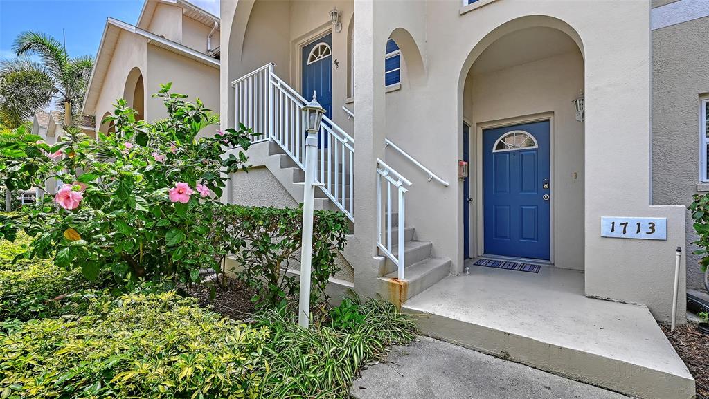 4270 CASTLEBRIDGE LANE UNIT 1723