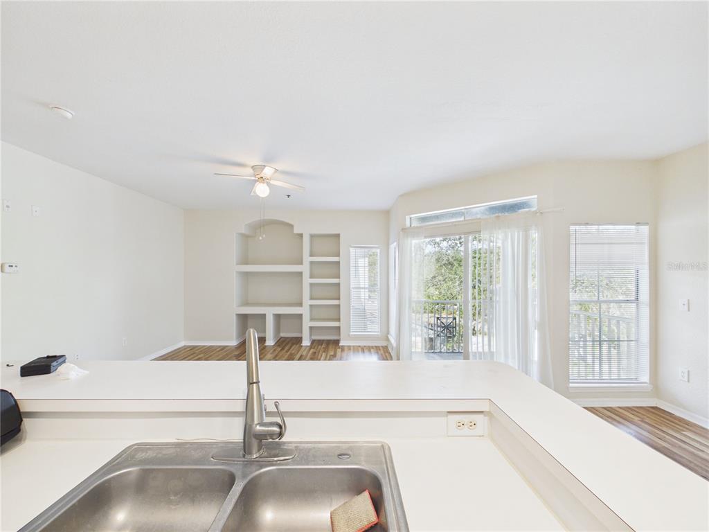 8513 LUCUYA WAY UNIT 308, TEMPLE TERRACE, FL — photo 3 of 30