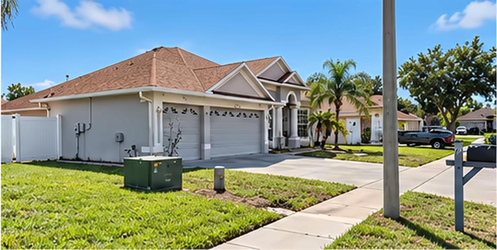 5292 KIRKSHIRE LANE, SPRING HILL, FL — photo 2 of 27