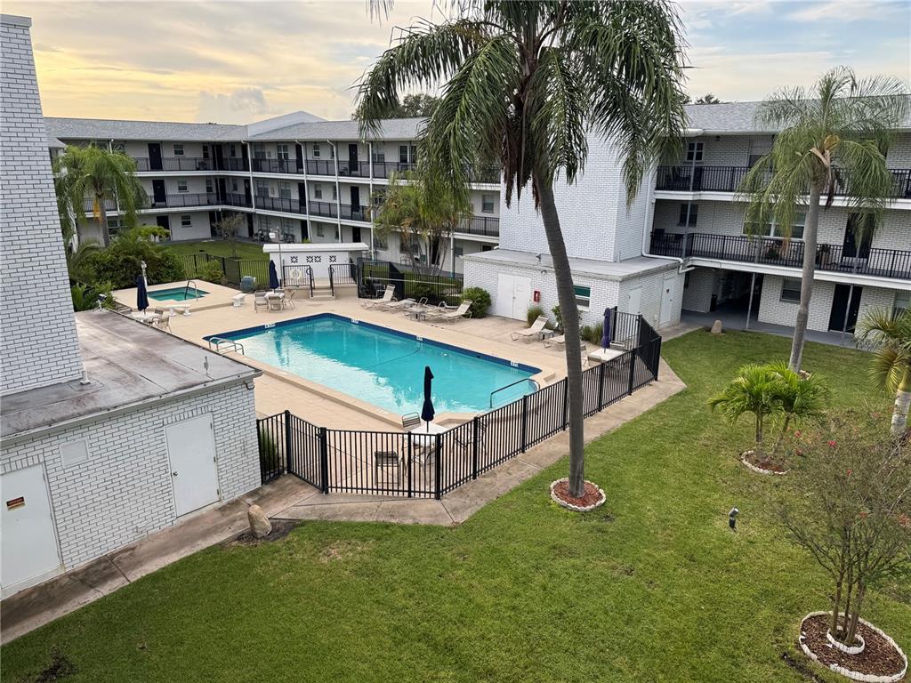 4050 4TH STREET N UNIT 305, ST PETERSBURG, FL — photo 4 of 25