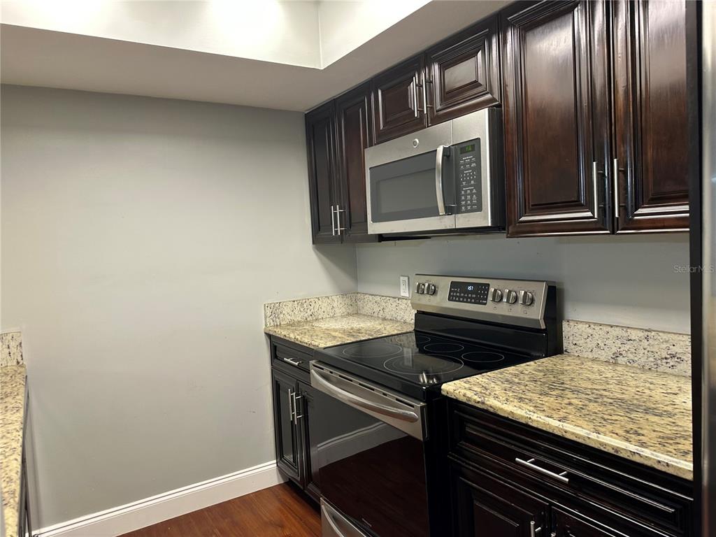 823 SW 58TH TERRACE, GAINESVILLE, FL — photo 3 of 23