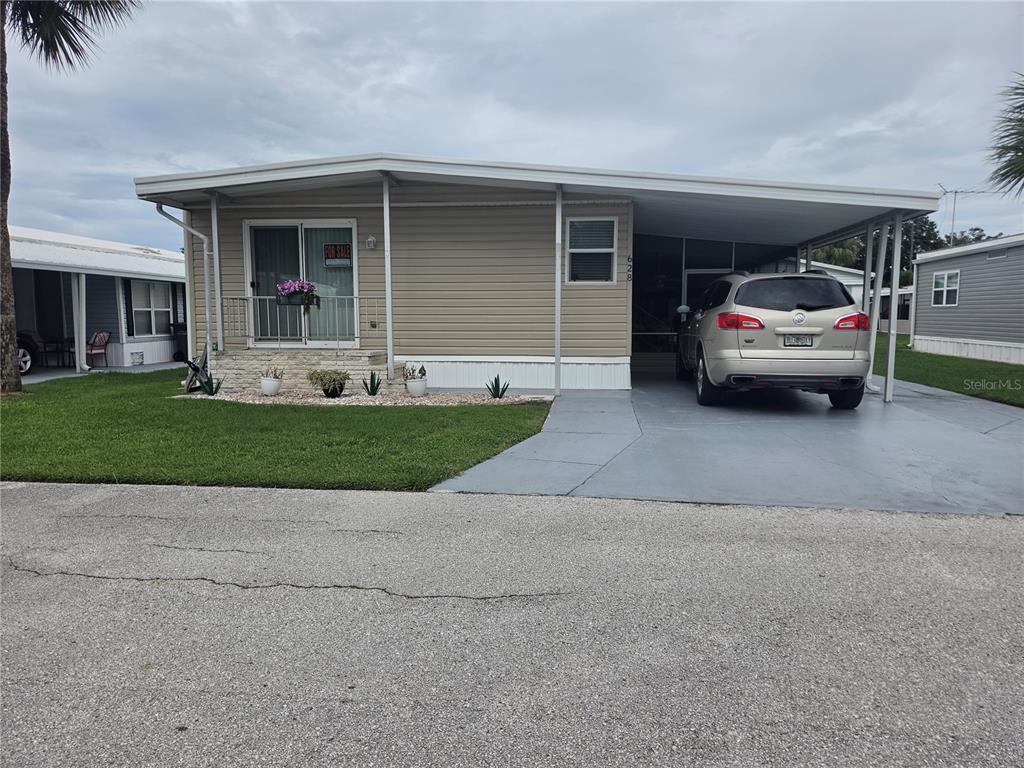 628 LAKESIDE RANCH LANE