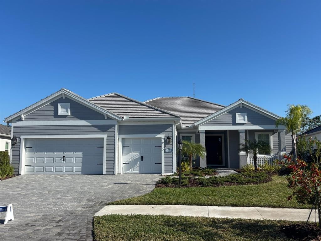 21273 HOLMES CIRCLE
