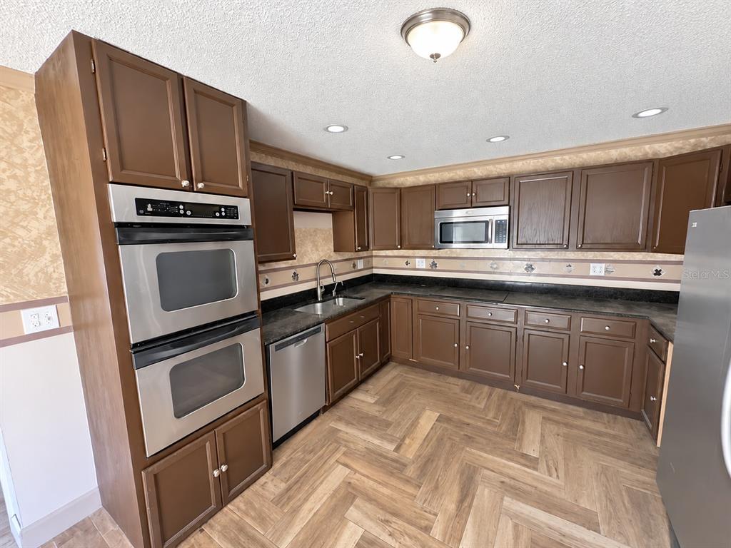 3232 LENWOOD DRIVE, NEW PORT RICHEY, FL — photo 3 of 20