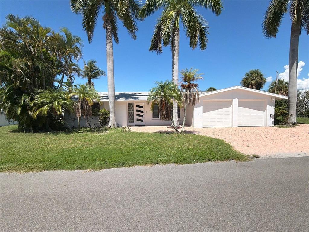 561 TARAWITT DRIVE, LONGBOAT KEY, FL — photo 3 of 30