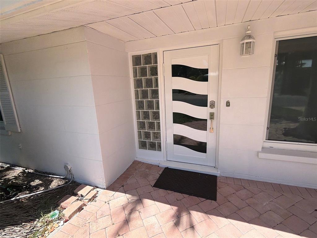 561 TARAWITT DRIVE, LONGBOAT KEY, FL — photo 4 of 30