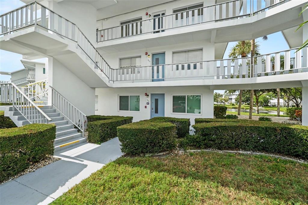 11201 80TH AVENUE UNIT 209, SEMINOLE, FL — photo 2 of 30