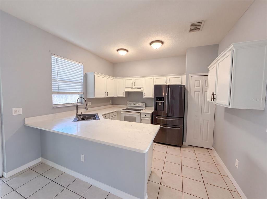 826 HILLY BEND DRIVE, APOPKA, FL — photo 5 of 18
