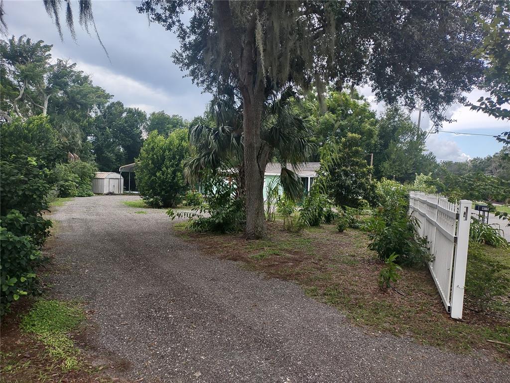 901 HIBISCUS COURT, TAVARES, FL — photo 2 of 30