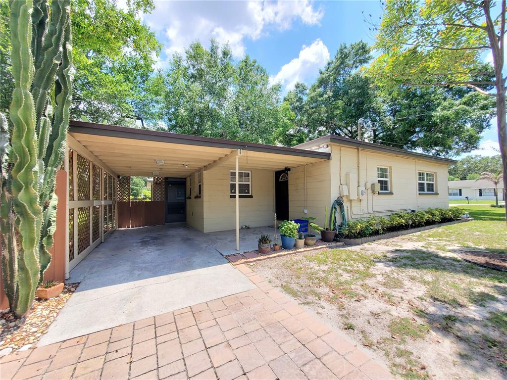 10931 N EDISON AVENUE, TAMPA, FL — photo 2 of 23