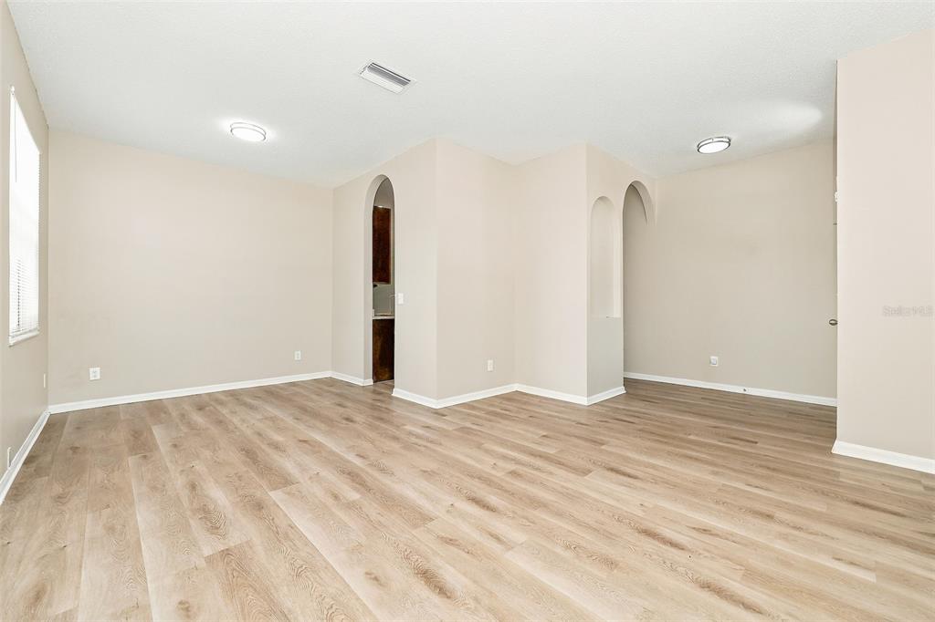 906 GRAND CANYON DRIVE, VALRICO, FL — photo 4 of 30