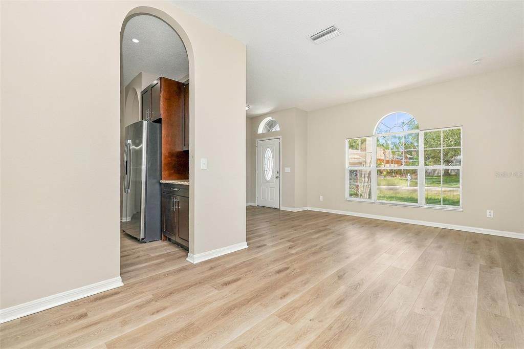 906 GRAND CANYON DRIVE, VALRICO, FL — photo 5 of 30