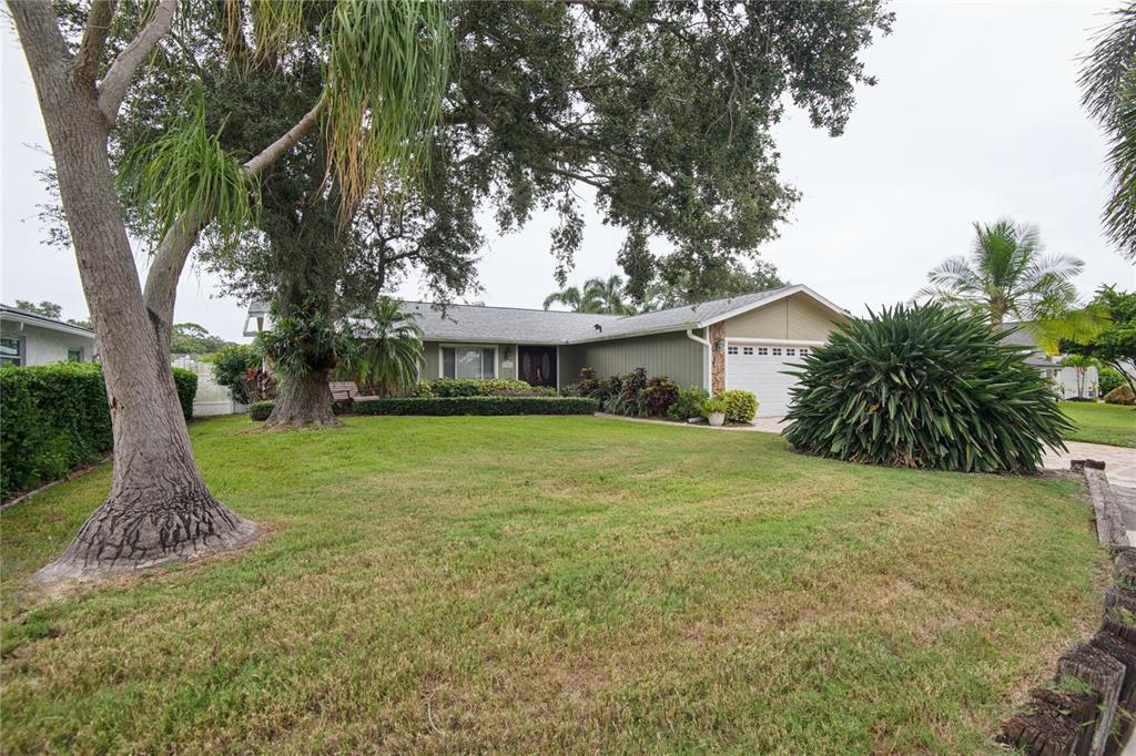 13511 RUSTIC PINES BOULEVARD S, SEMINOLE, FL — photo 2 of 23