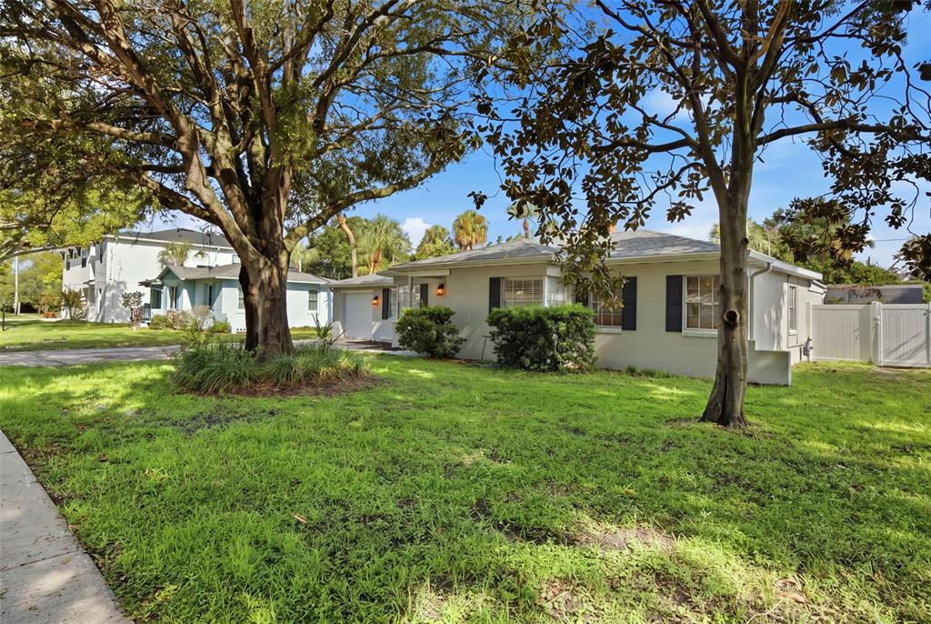 4003 W EUCLID AVENUE, TAMPA, FL — photo 3 of 23