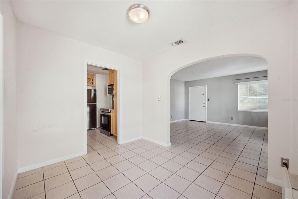 4003 W EUCLID AVENUE, TAMPA, FL — photo 4 of 23