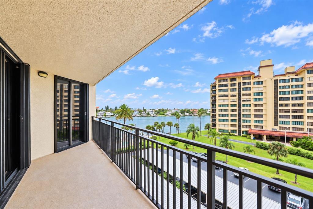690 ISLAND WAY UNIT 606, CLEARWATER, FL — photo 5 of 30
