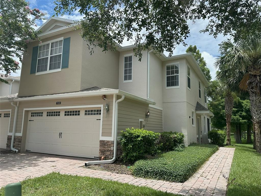 1122 PRIORY CIRCLE