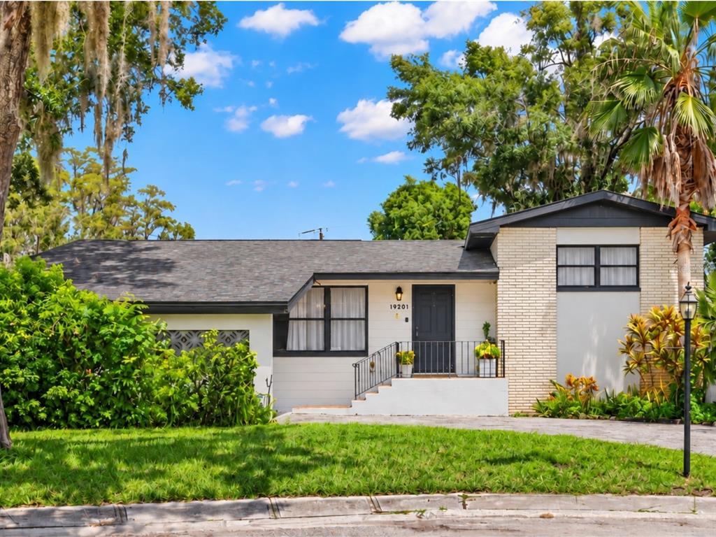 19201 ALICE CIRCLE, LUTZ, FL — photo 2 of 30