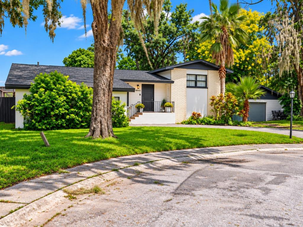19201 ALICE CIRCLE, LUTZ, FL — photo 3 of 30