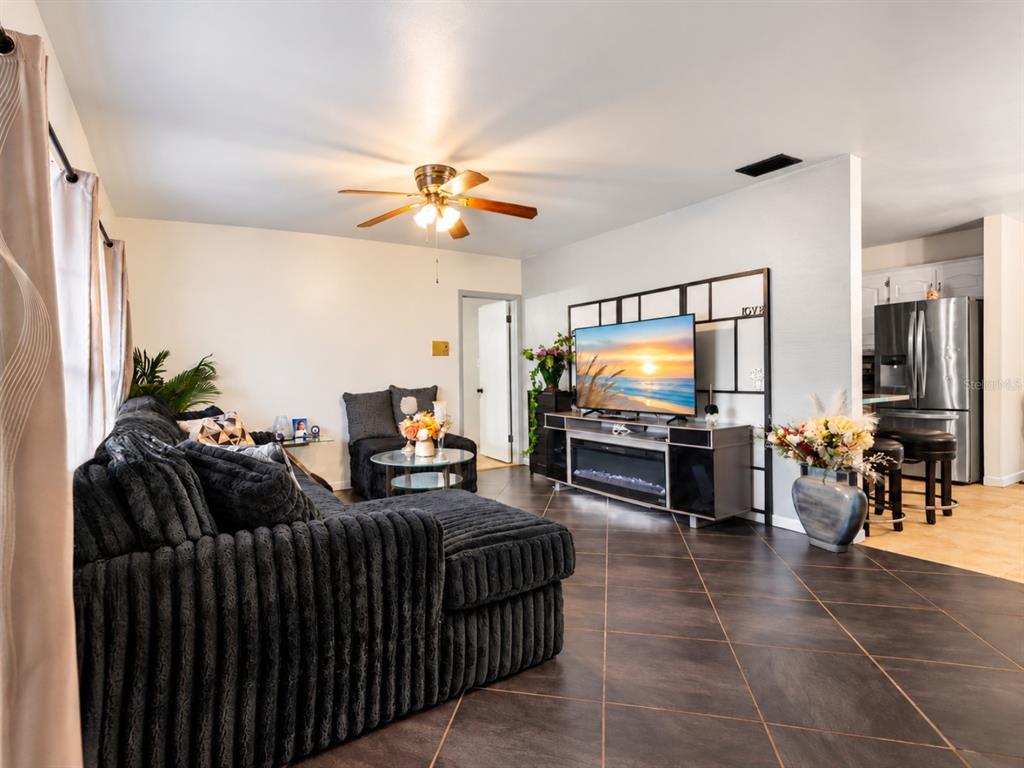 19201 ALICE CIRCLE, LUTZ, FL — photo 4 of 30