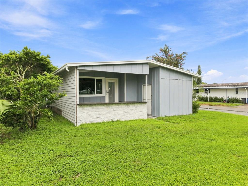 163 DOLPHIN DRIVE E