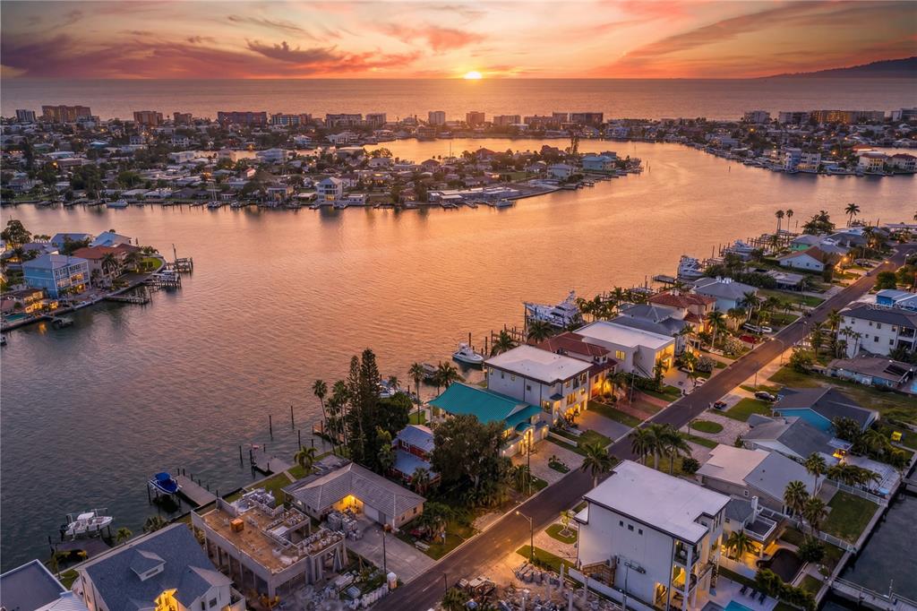 835 BAY POINT DRIVE, MADEIRA BEACH, FL — photo 3 of 30