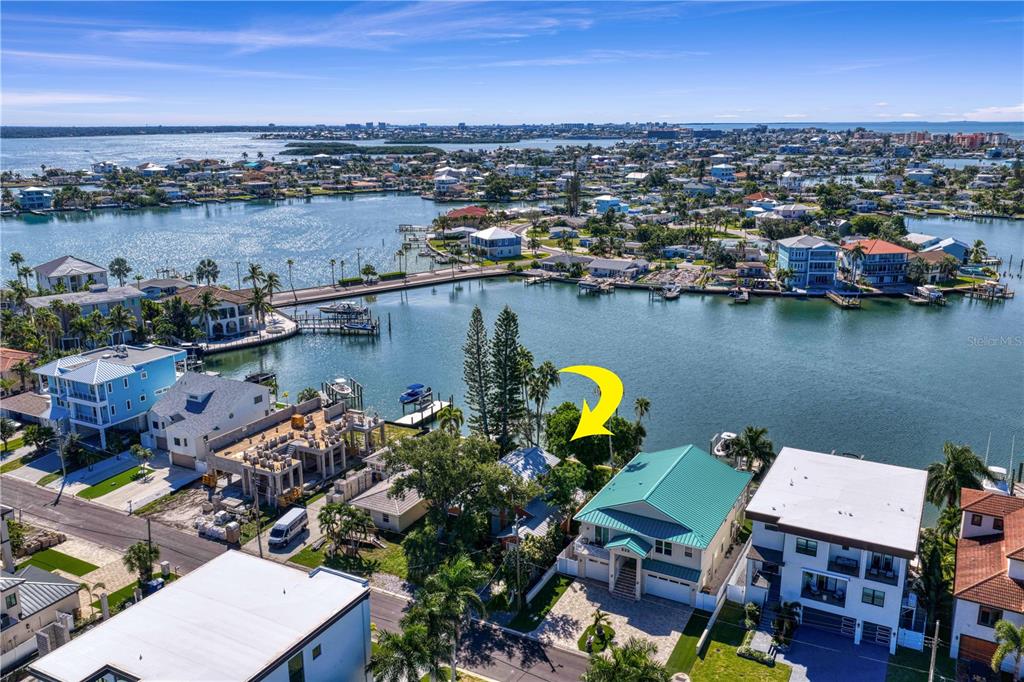 835 BAY POINT DRIVE, MADEIRA BEACH, FL — photo 4 of 30