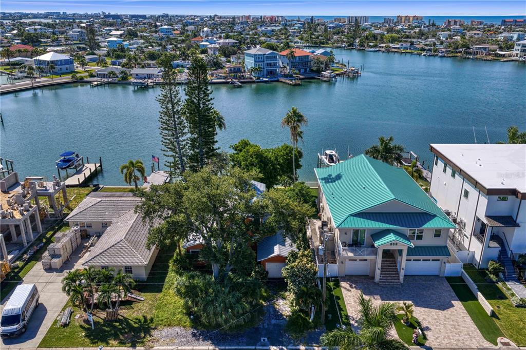 835 BAY POINT DRIVE, MADEIRA BEACH, FL — photo 5 of 30