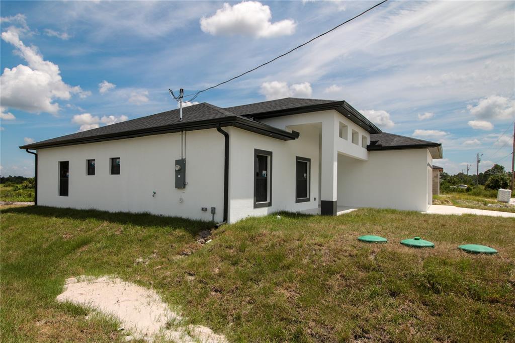 943 COMMODORE STREET, LEHIGH ACRES, FL — photo 4 of 19