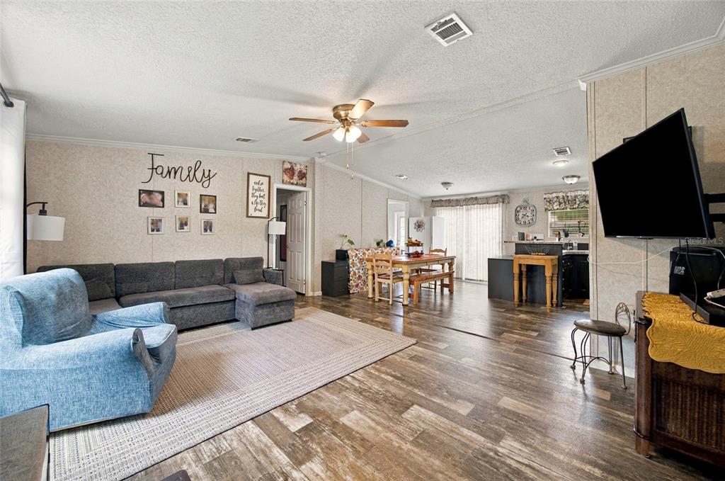 3019 CASTRO ESTATES LANE, LITHIA, FL — photo 3 of 30