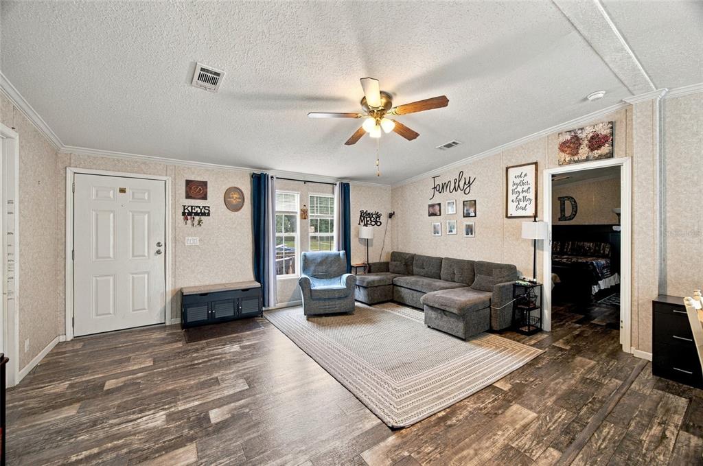 3019 CASTRO ESTATES LANE, LITHIA, FL — photo 4 of 30